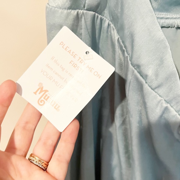 NWT show me your Mumu Forever Cowl Maxi dress Silver
Sage Sheen size XXL - Picture 14 of 16